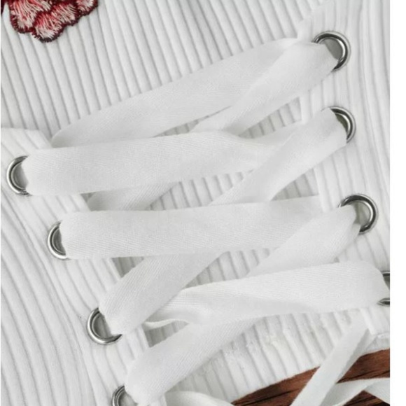 Lace up Crop Top❣️ - Picture 4 of 5